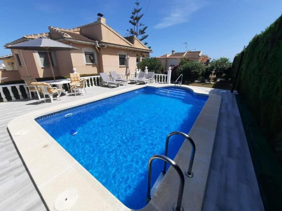 Quaint Ground Floor Apartment With Pool Lb1 Torrevieja Zewnętrze zdjęcie